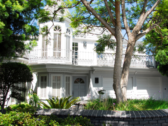 Amazing Hill House for Rent