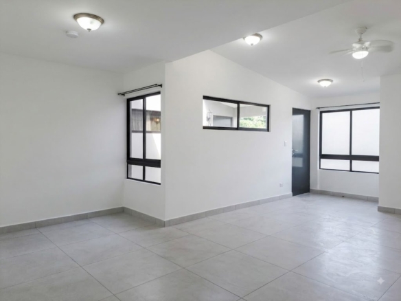 Apto 2da Planta en Condominio Francisco, La Aurora – ¡Pet Friendly!