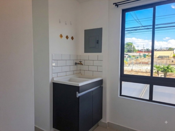 Apto 2da Planta en Condominio Francisco, La Aurora – ¡Pet Friendly!