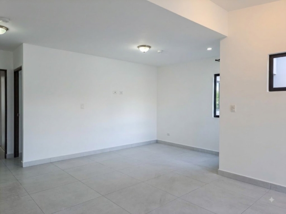 Apto 2da Planta en Condominio Francisco, La Aurora – ¡Pet Friendly!